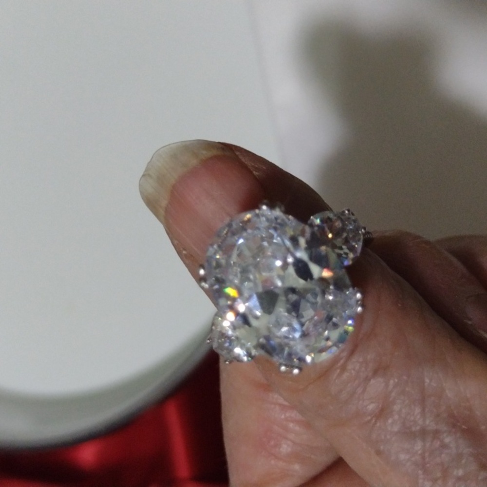 Leave Your Diamonds in the Vault Box and Dazzle th - Picture 3 of 14